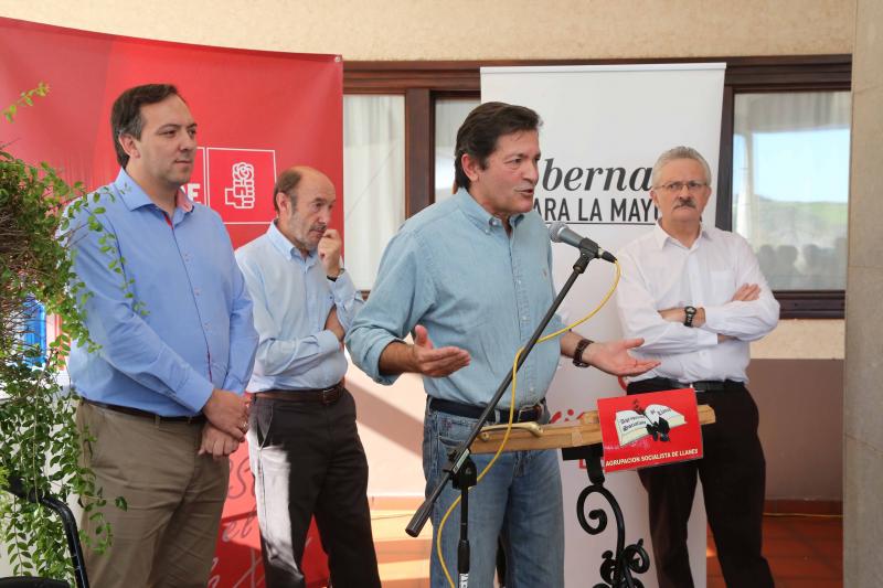 El PSOE homenajea a su exsecretario general, Alfredo Pérez Rubalcaba, en Llanes