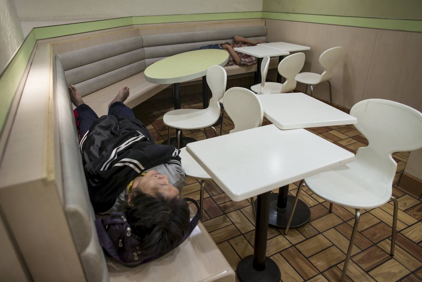 Los &#039;McSleepers&#039;, sin techo durmiendo en restaurantes de comida rápida