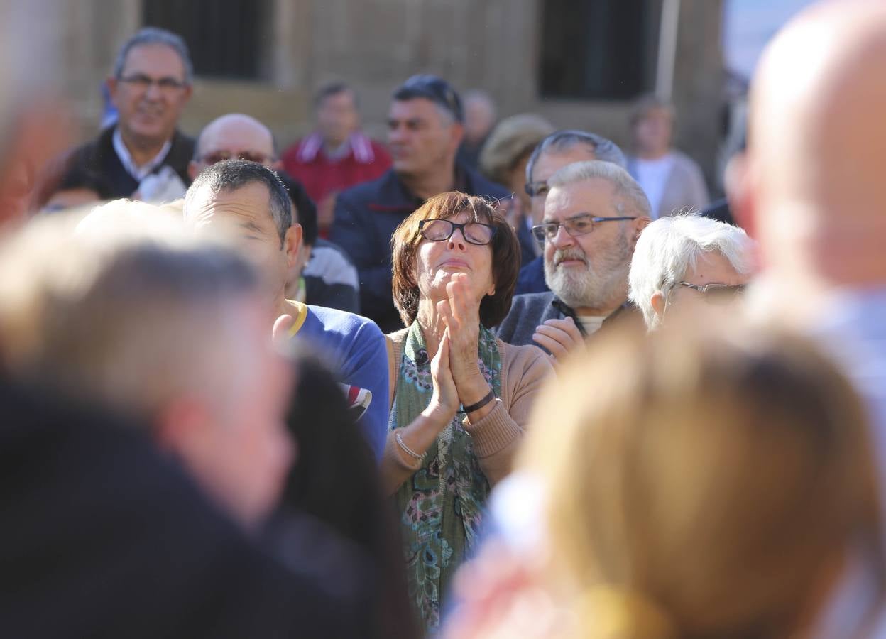 Concentración en Avilés por los atentados de París