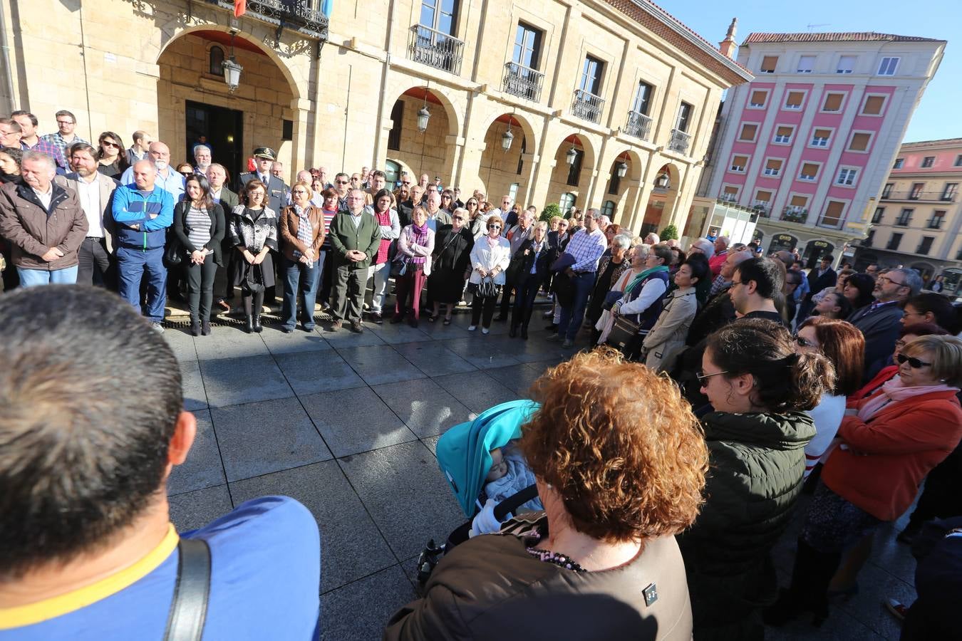 Concentración en Avilés por los atentados de París