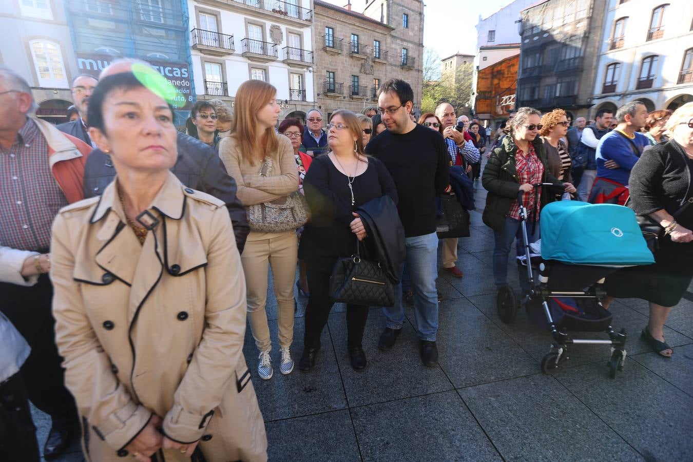 Concentración en Avilés por los atentados de París