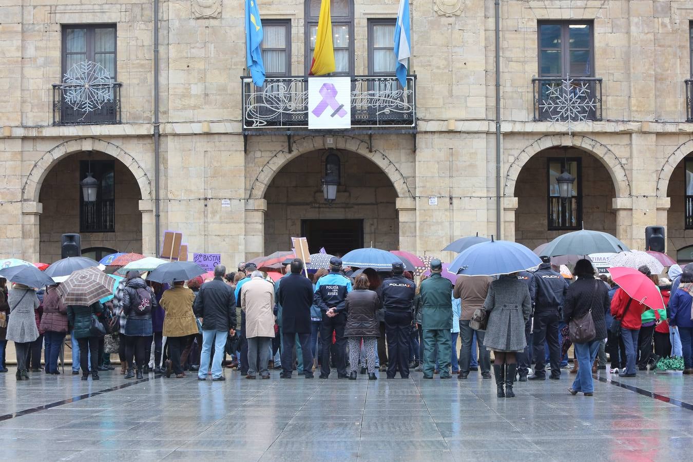 Celebración del Día contra la Violencia hacia las Mujeres en Avilés