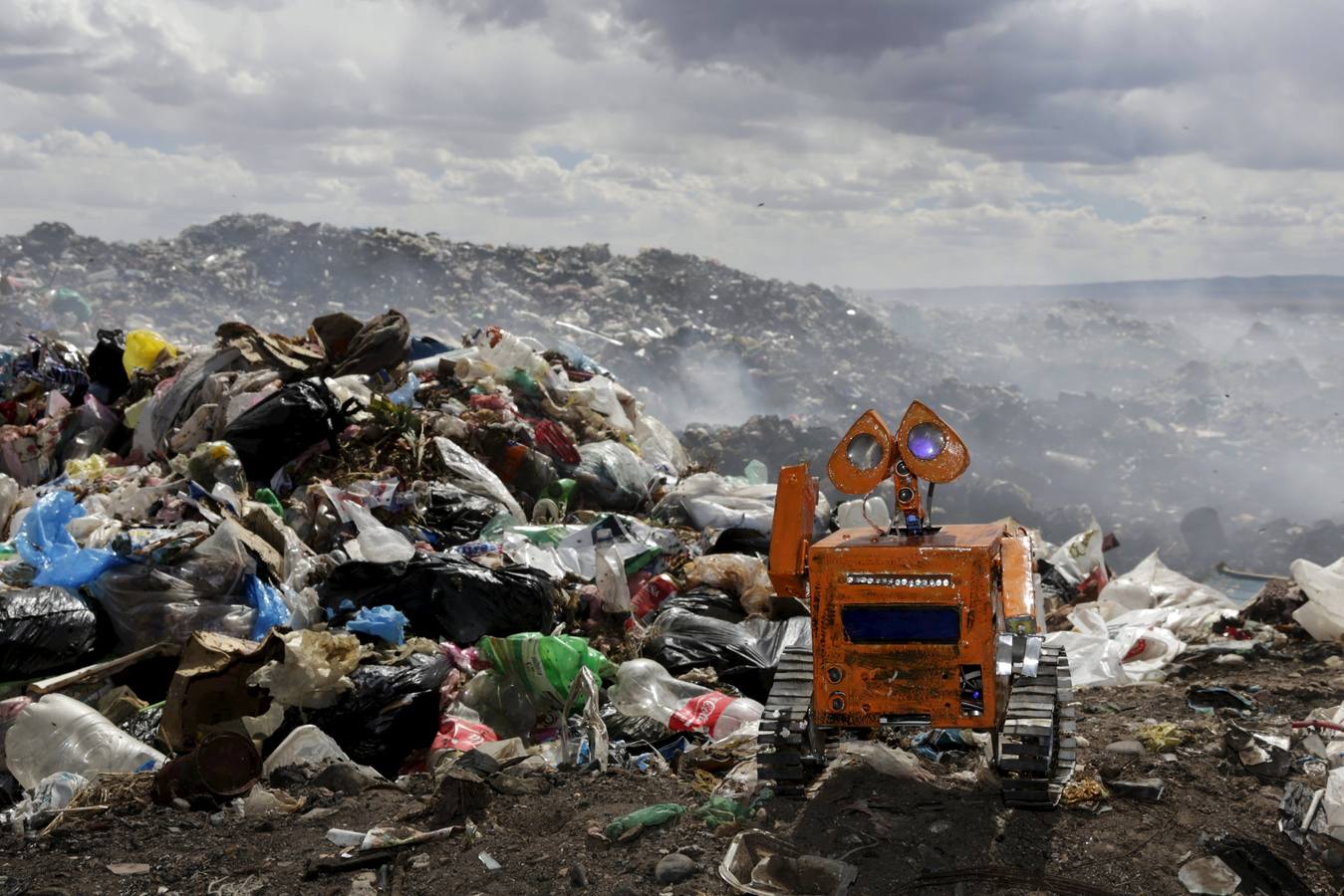 Esteban Quispe, el joven boliviano que quiere revolucionar la agricultura con un robot hecho de piezas recicladas