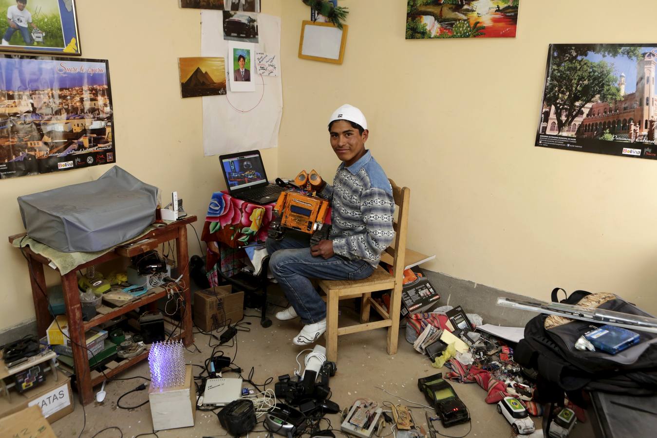 Esteban Quispe, el joven boliviano que quiere revolucionar la agricultura con un robot hecho de piezas recicladas