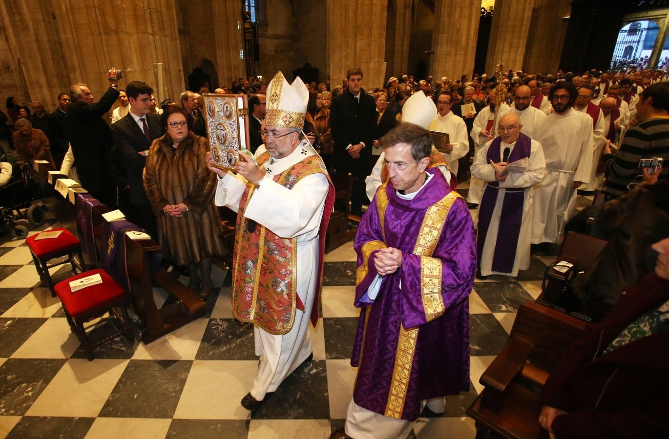 Inauguración del Año de la Misericordia en la Catedral de Oviedo