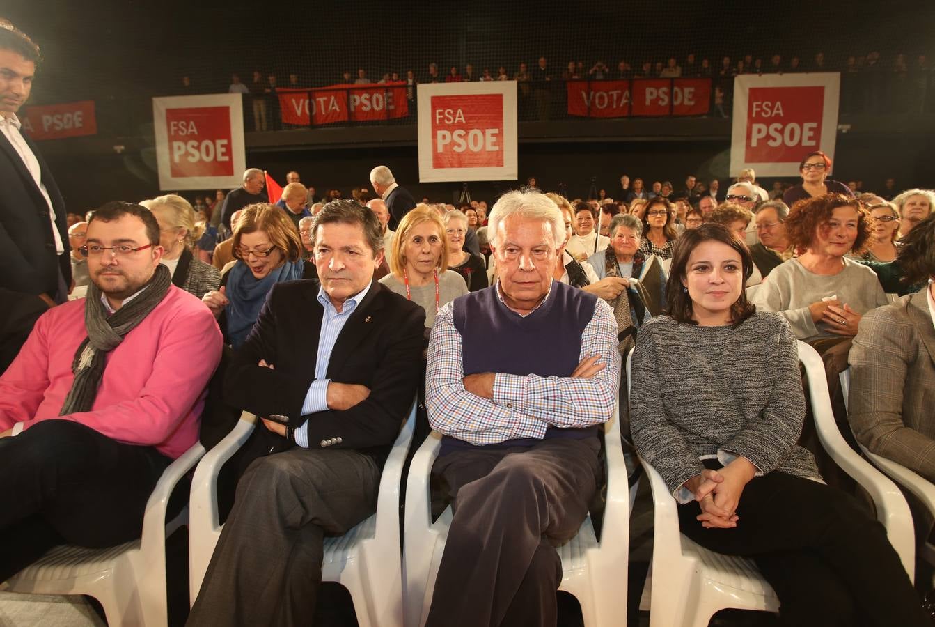 Felipe González carga contra Podemos en el mitin de Oviedo