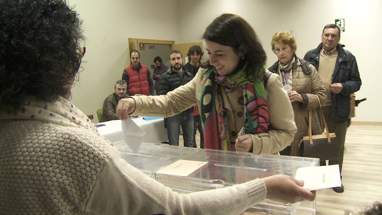 Los candidatos asturianos votan