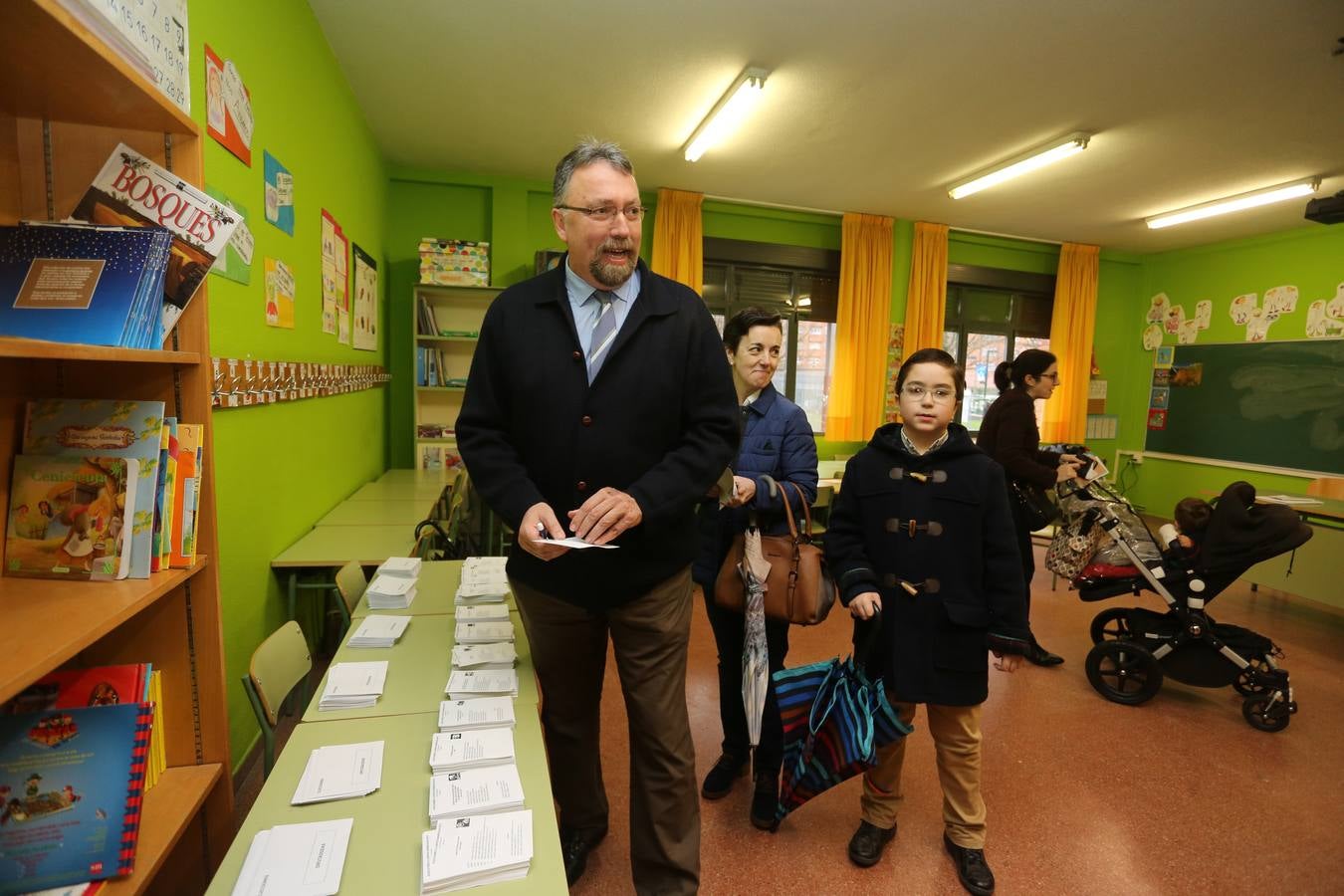 Los candidatos asturianos votan