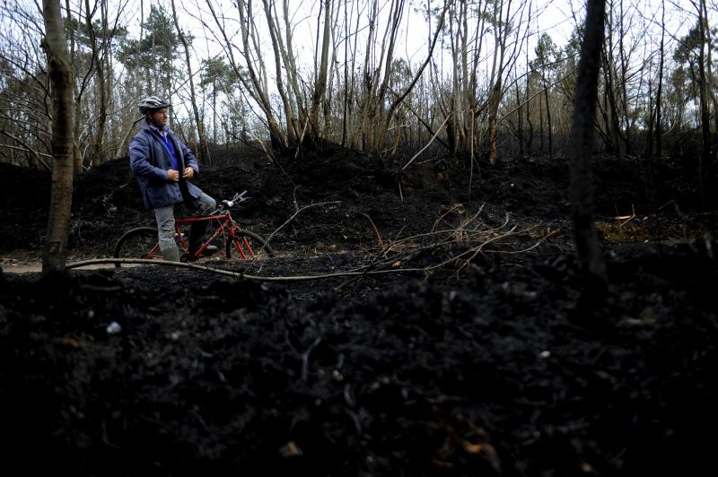 Así están los alrededores de La Fresneda tras el incendio que cercó la urbanización