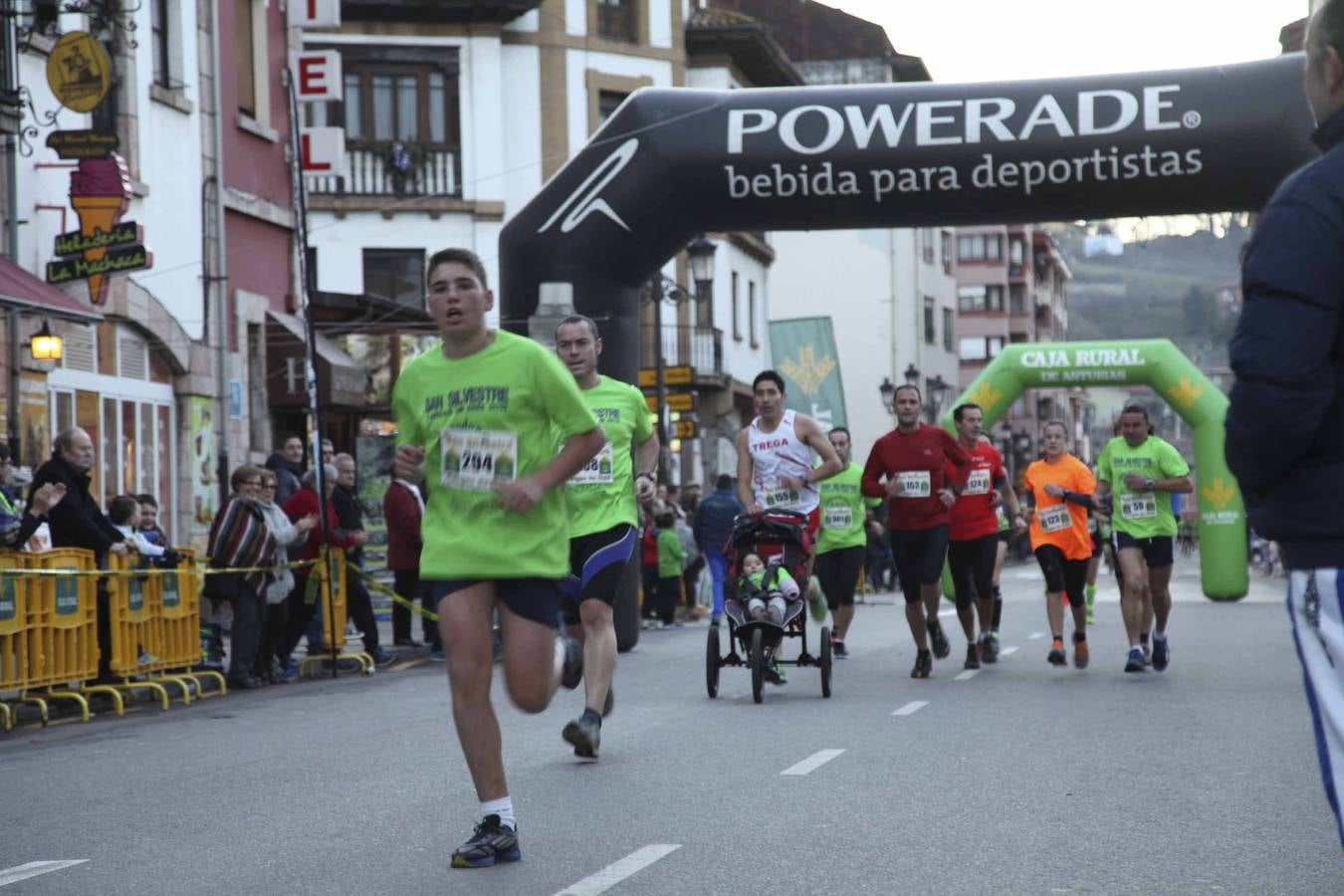 Decenas de corredores cierran el año en Cangas de Onís
