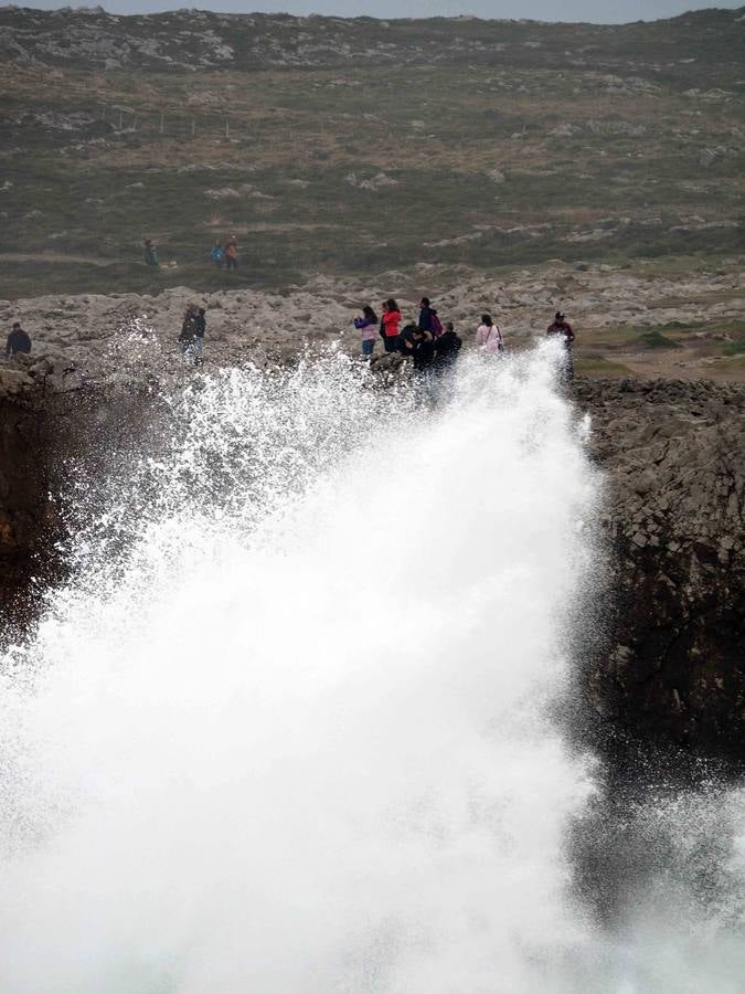 Los bufones de Pría, la otra cara del temporal