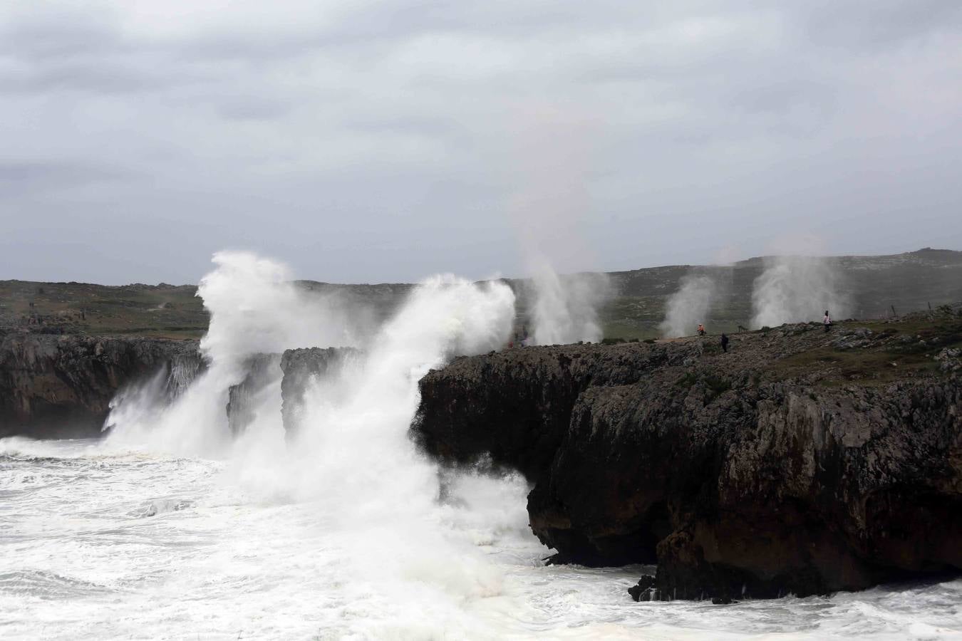 Los bufones de Pría, la otra cara del temporal