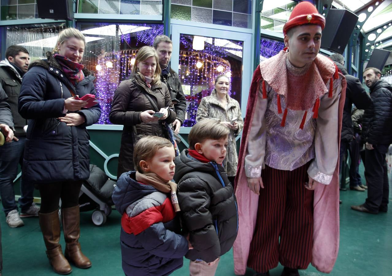 El brindis de los Reyes Magos con el Gobierno local de Oviedo, en imágenes