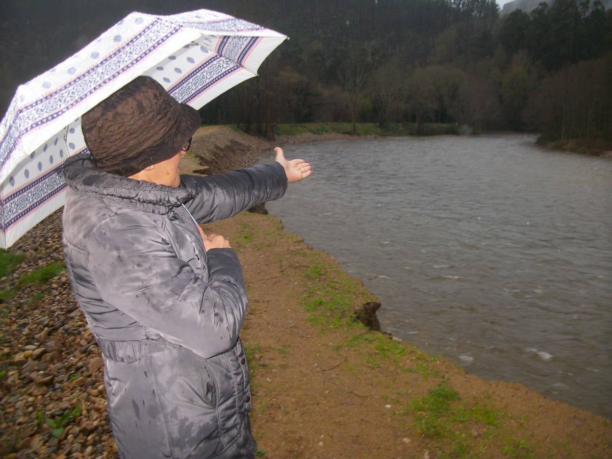 El río Esva, a su paso por Brieves, en Valdés.