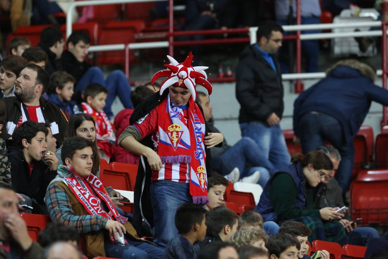 ¿Estuviste en el Sporting 5-1 Real Sociedad? Búscate en las imágenes (I)