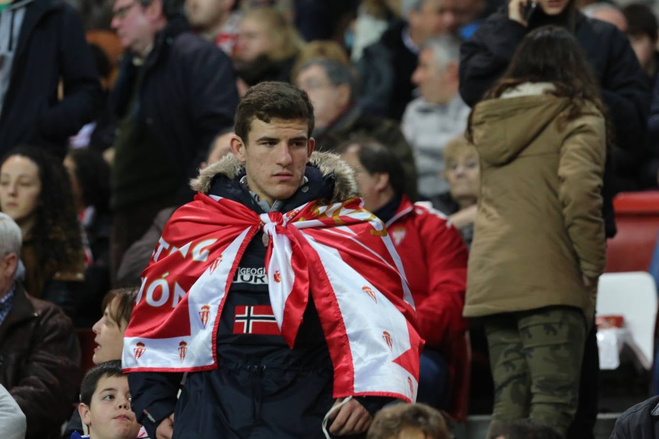 ¿Estuviste en el Sporting 5-1 Real Sociedad? Búscate en las imágenes (I)