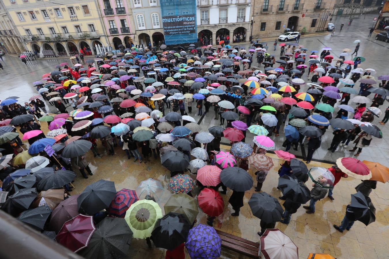 Duelo y silencio en Avilés