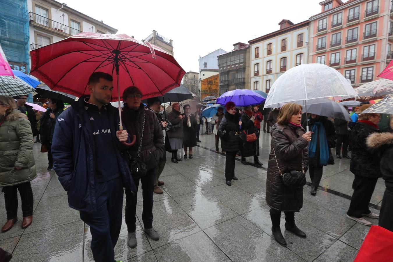 Duelo y silencio en Avilés