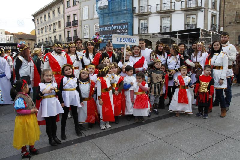 DESFILE DE ESCOLINOS ANTROXAOS POR LAS CALLES DE AVILÉS