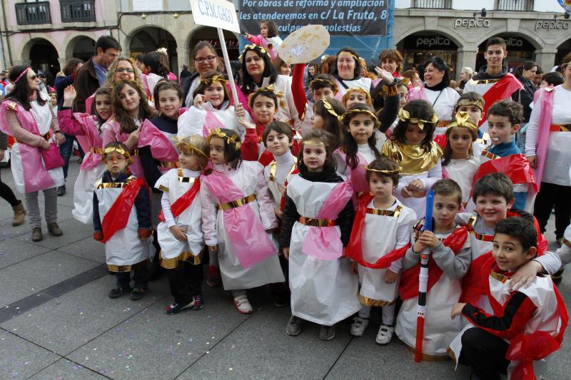 DESFILE DE ESCOLINOS ANTROXAOS POR LAS CALLES DE AVILÉS