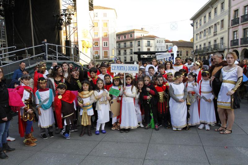 DESFILE DE ESCOLINOS ANTROXAOS POR LAS CALLES DE AVILÉS