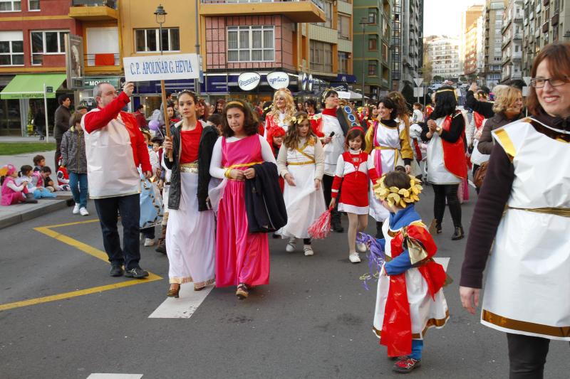 DESFILE DE ESCOLINOS ANTROXAOS POR LAS CALLES DE AVILÉS