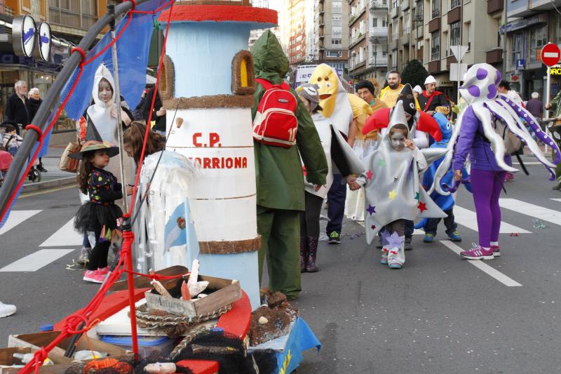 DESFILE DE ESCOLINOS ANTROXAOS POR LAS CALLES DE AVILÉS