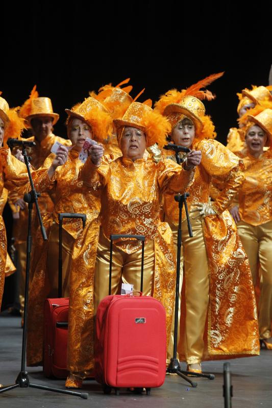 Concurso de charangas de Antroxu en el Jovellanos