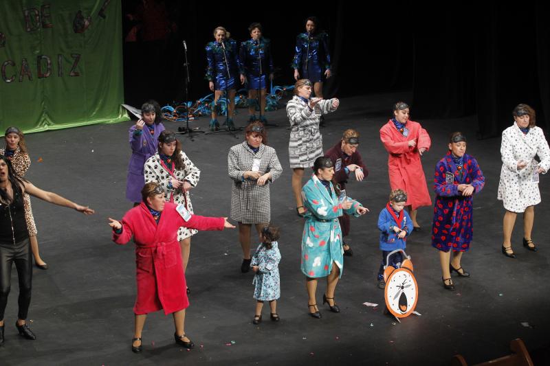 Concurso de charangas de Antroxu en el Jovellanos