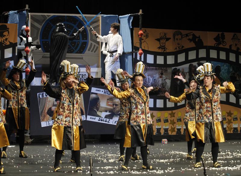 Concurso de charangas de Antroxu en el Jovellanos