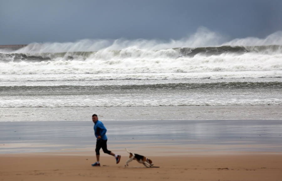 Gijón, afectada por el temporal