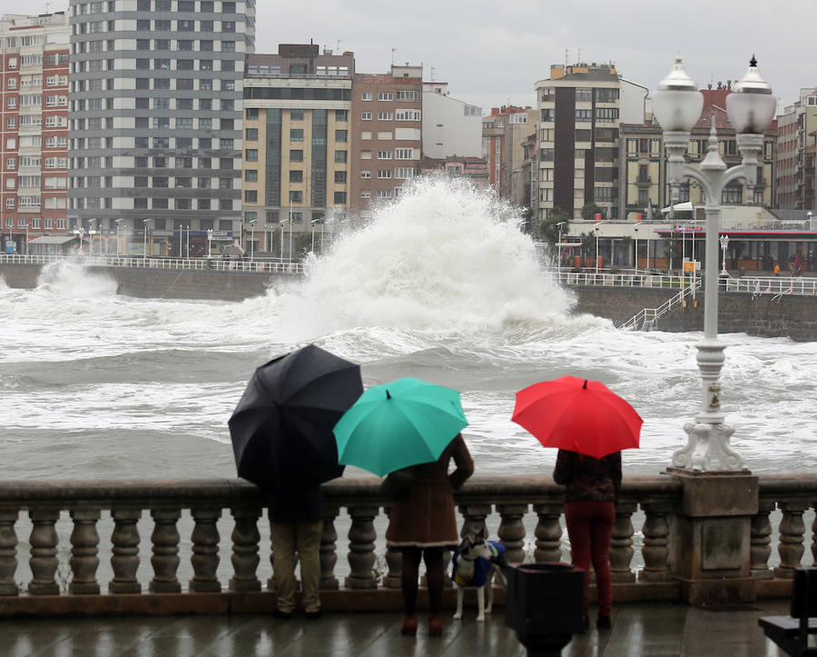 Gijón, afectada por el temporal