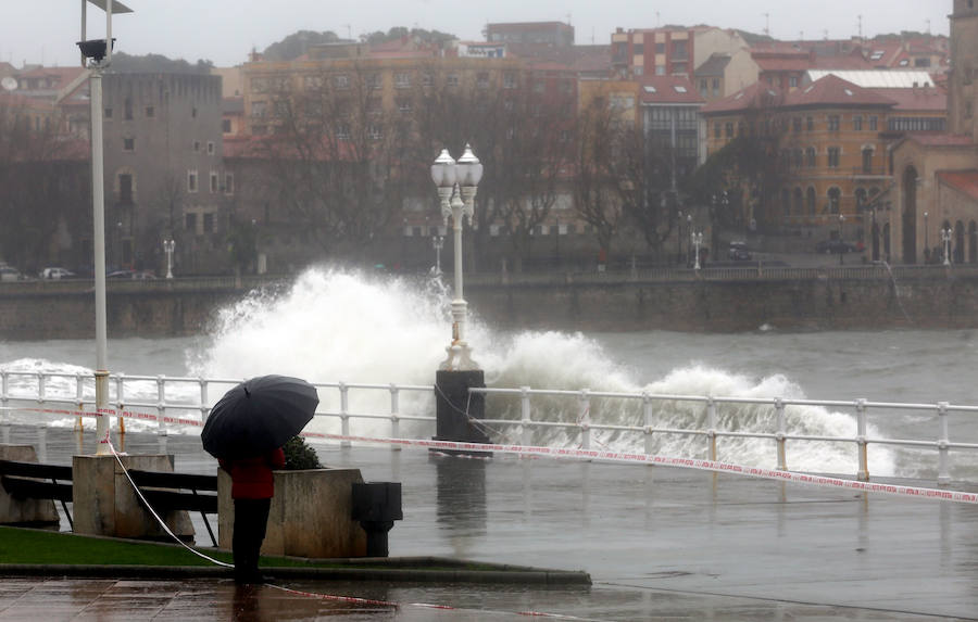 Gijón, afectada por el temporal