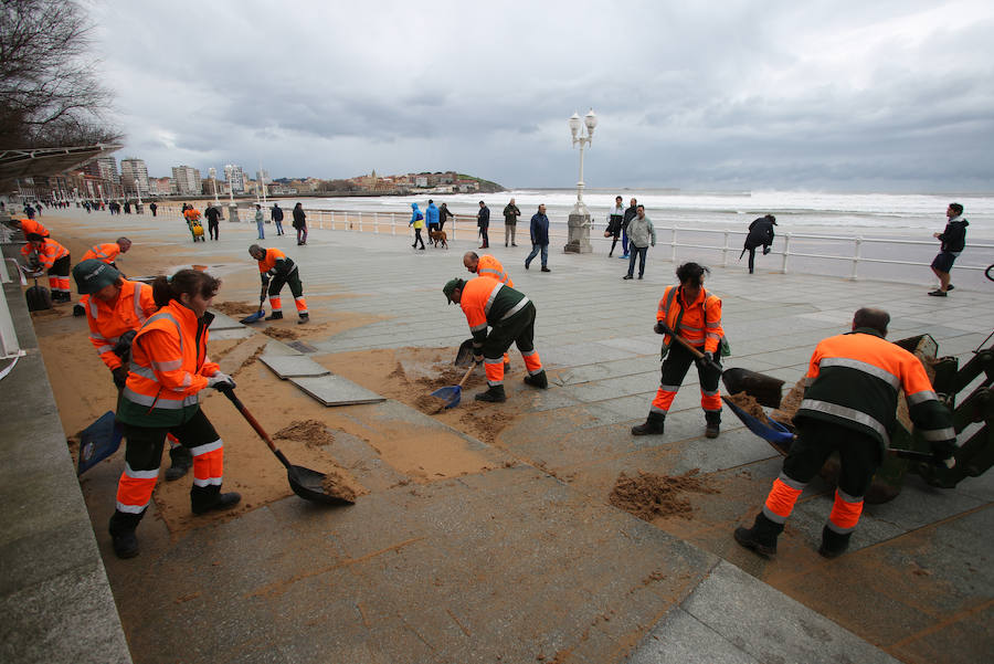 Gijón, afectada por el temporal