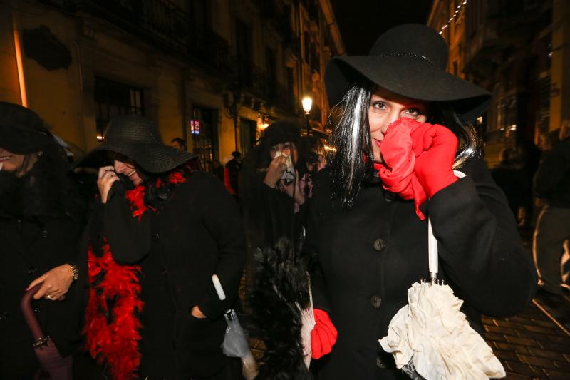 El Antroxu se despide quemando sardinas