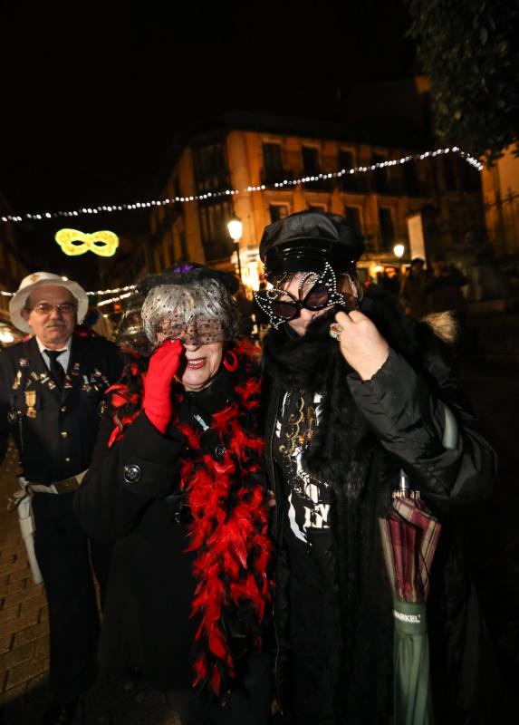 El Antroxu se despide quemando sardinas