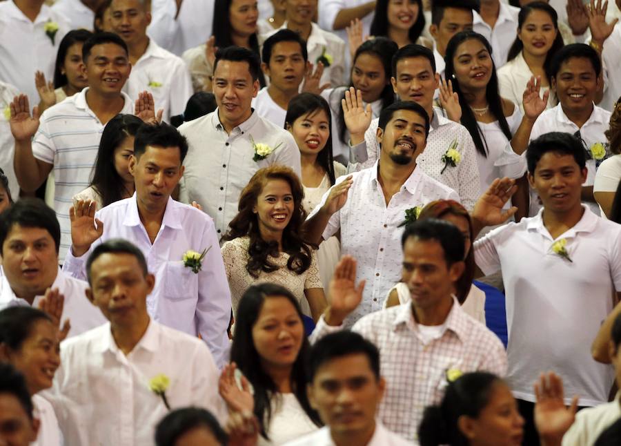 Boda masiva en Manila para celebrar San Valentín