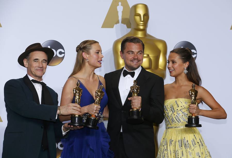 &#039;Spotlight&#039; sorprende, Iñárritu hace historia y DiCaprio gana su Oscar