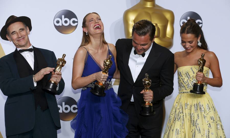 &#039;Spotlight&#039; sorprende, Iñárritu hace historia y DiCaprio gana su Oscar