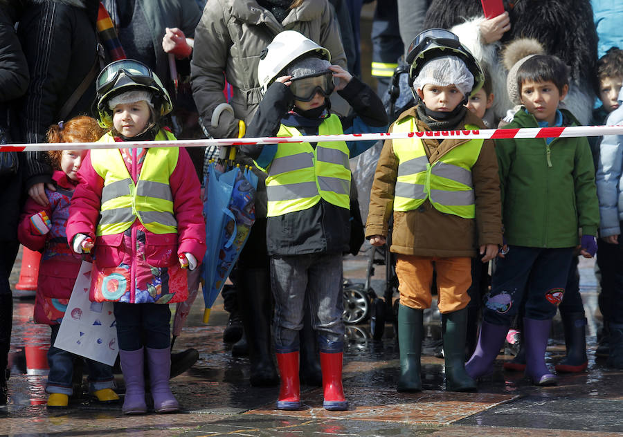 Los bomberos de Oviedo celebran su patrón