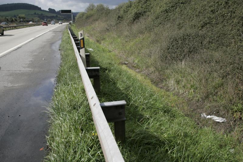 Los baches de la autopista &#039;Y&#039;