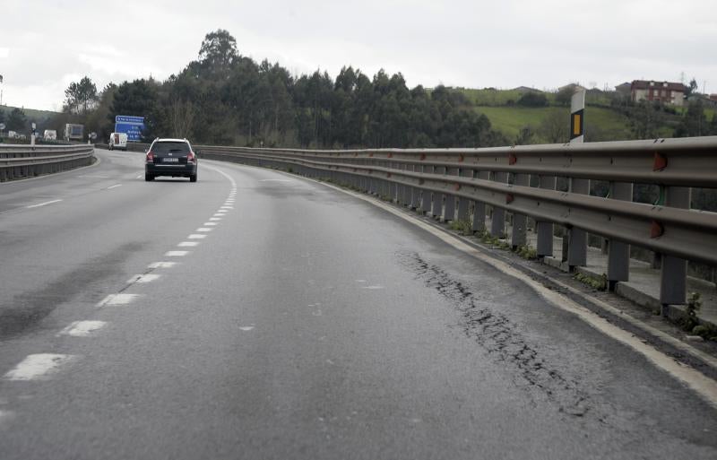 Los baches de la autopista &#039;Y&#039;