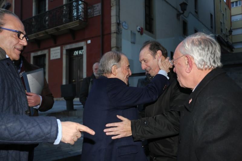 Presentación en Gijón de &#039;Buenas noches y saludos cordiales&#039;, la biografía de José María García