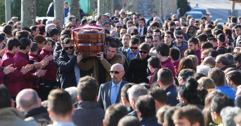 Despedida a Hugo Suárez en la iglesia de Trasona, en Corvera