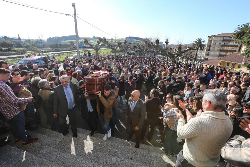 Despedida a Hugo Suárez en la iglesia de Trasona, en Corvera
