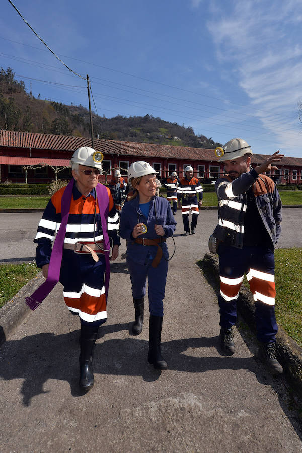 El padre Ángel visita el pozo Sotón