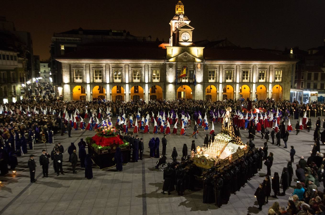 Procesión del Santo Encuentro, en Avilés