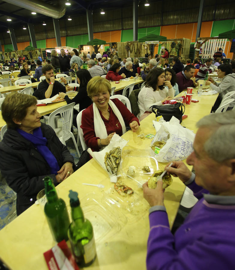 Los amantes del marisco tienen una cita en el recinto ferial Luis Adaro con 'La gran mariscada', que ofrecerá diferentes variedades hasta el domingo en Gijón.