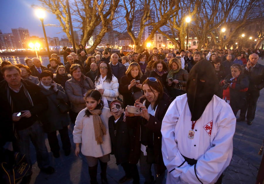 Un ovetense, indultado en la procesión del Jueves Santo