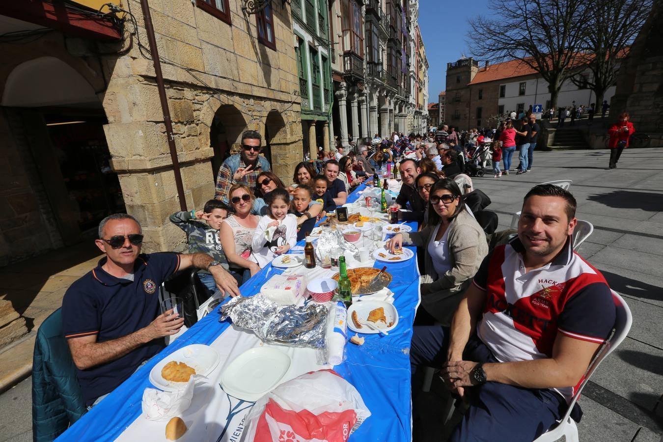 ¿Estuviste en la Comida en la calle de Avilés? ¡Búscate! - 2